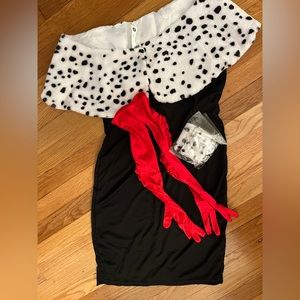Cruella Deville costume. Size small